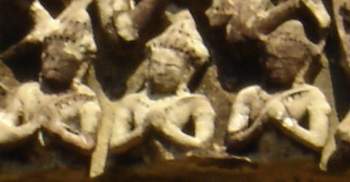  С почтением к Королю-Богу. Храм Бантей-Срай. Ангкор. Камбоджа.(фото Лимарева Олега)