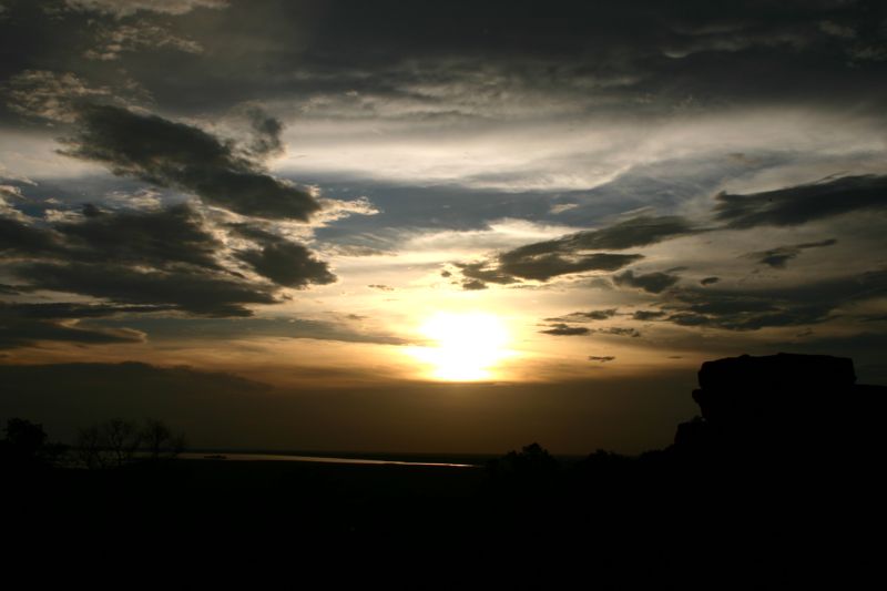 Закат над Анкором. (фото Лимарева О.В.)“