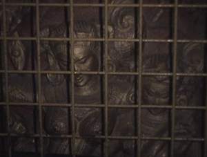 Древняя индийская скульптура в музеи г. Бага (Мьянма). (фото Лимарева Сергея)