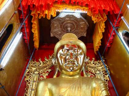  Будда в современном буддийском храме в  Мьянме.  (Район озера Инле. фото Лимарева В.Н.)