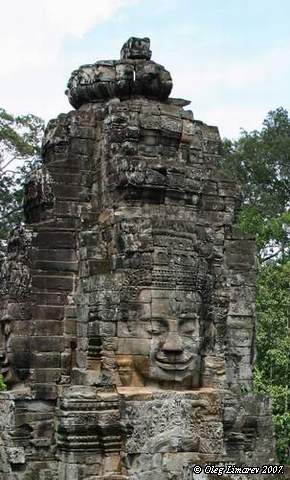 Брахма. (черты кхмерского короля Джайвармана 7) ( Камбоджа. Ангкор-Тхом. Фото Лимарева Олега)