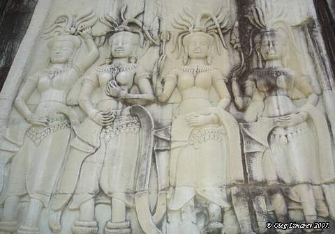 Небесные нимфы - покровительницы Ангкора. (Ангкор-Ват Камбоджа. Фото Лимарева В.Н.)