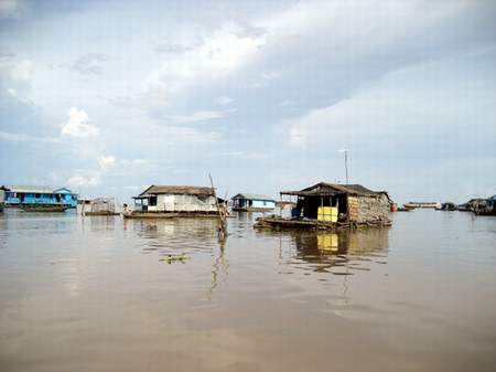  Вьетнамская плавающая деревня на озере Топлесап. Камбоджа.  (фото Лимарева Олега)