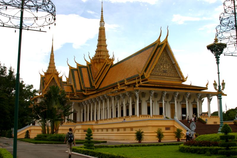 Тронный зал.  (Камбоджа. Пном-Пень. Королевский. дворец.) (фото Лимарева Олега)