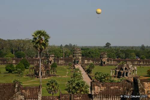 Воздушный шар над Ангкором. (Камбоджа. Фото Лимарева Олега)